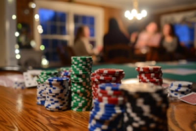 Poker night at home feature article